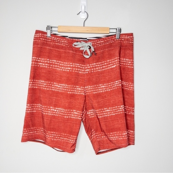 Volcom Mens Red White Stripe Board Shorts Size 34 Beach Surf Coastal Swim Casual - Picture 2 of 10
